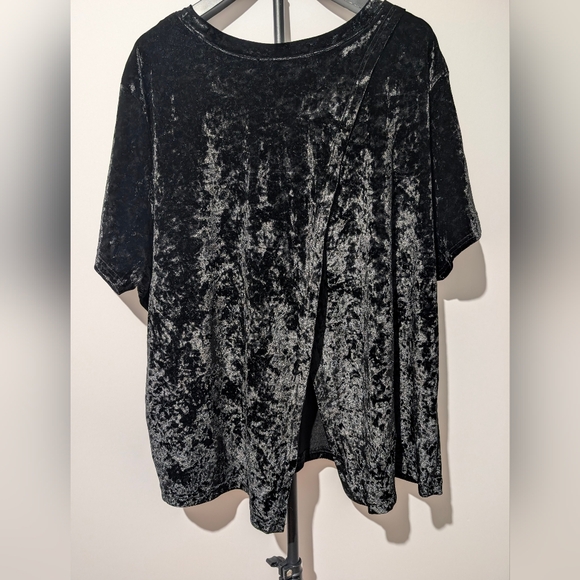 Boutique Black Velvet Short Sleeve Top - Size 3X - NWT - Picture 3 of 9